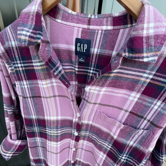 Women's GAP Medium Purple Plaid Long Sleeve Button Down Flannel Shirt - Picture 9 of 16